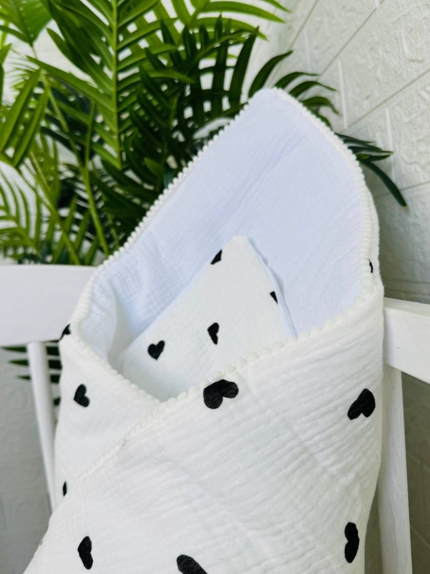 ❤ Конверт-плед на виписку мусліновий, 80*80см. Колір - Сердечки чорні на білому (#20125502) ✓ Anna Konvert