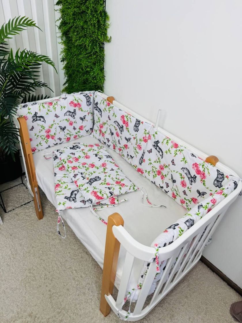 ❤ Бортики-суцільні на 4 боки ліжка, на завʼязках. Принт - Зайці тепні в трояндах (#80660661) ✓ Anna Konvert