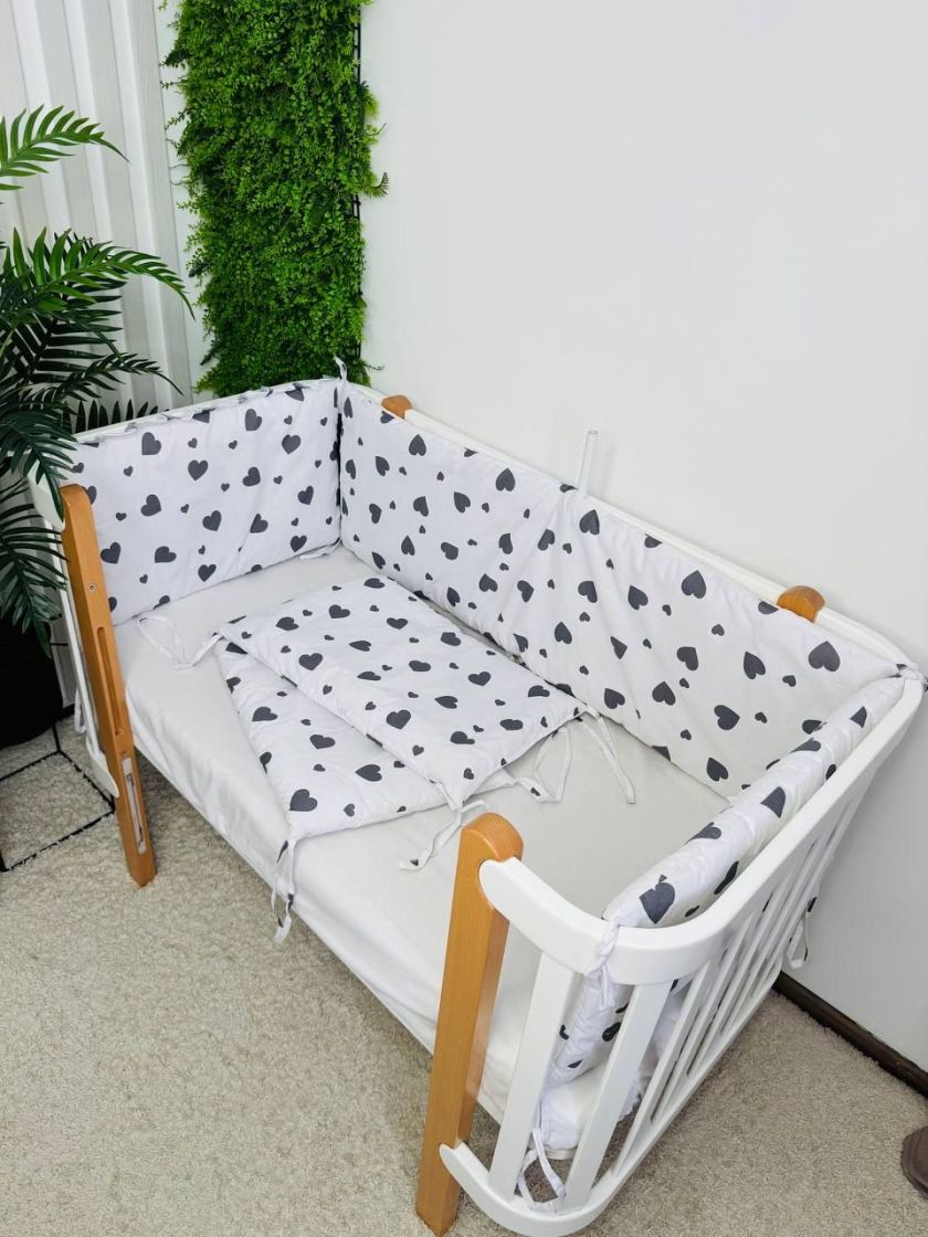 ❤ Бортики-суцільні на 4 боки ліжка, на завʼязках. Принт - Серця великі сірі на білому (#40052301) ✓ Anna Konvert