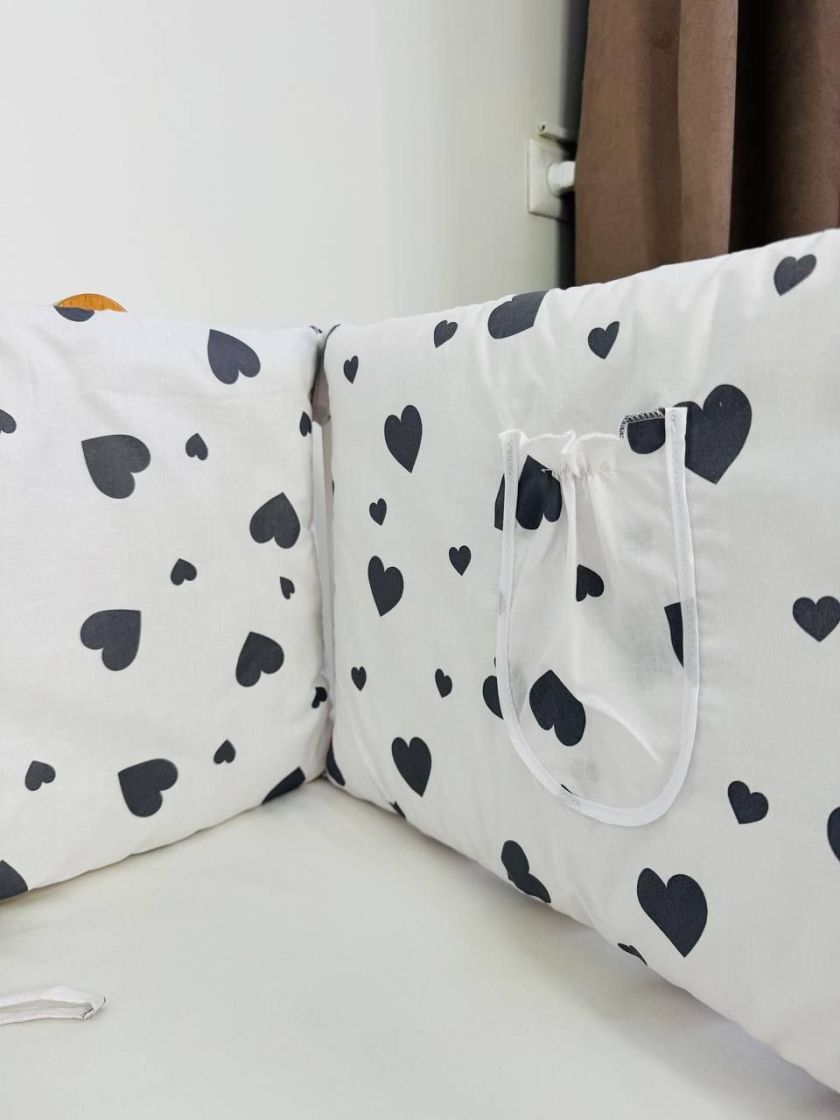 ❤ Бортики-суцільні на 4 боки ліжка, на завʼязках. Принт - Серця великі сірі на білому (#40052301) ✓ Anna Konvert
