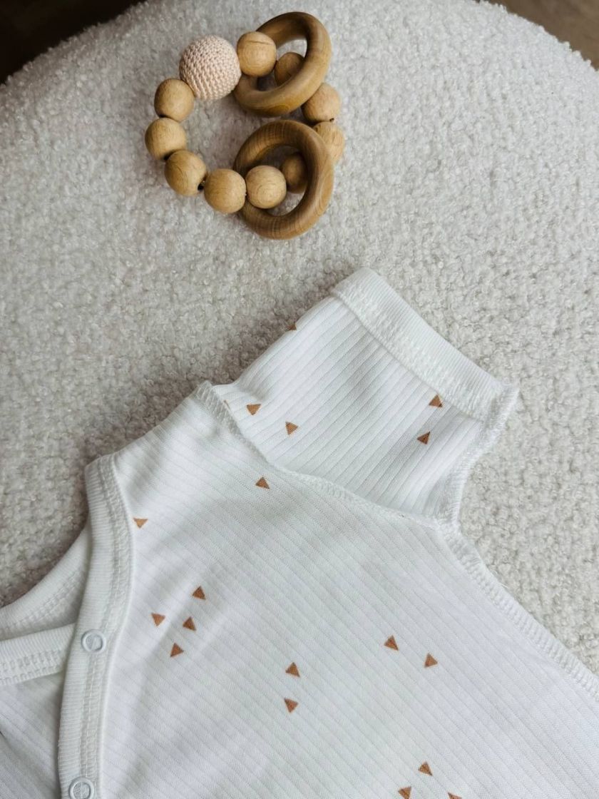 ❤ Комплект 2ка з боді з коротким рукавом, в рубчик. Принт - Маленькі трикутнички. Розмір - 56-62р (#57782394) ✓ Anna Konvert