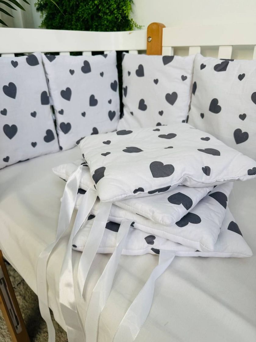 ❤ Бортики-подушки на 4 боки ліжечка, 12 подушок. Принт - Серця сірі великі на білому (#96927182) ✓ Anna Konvert