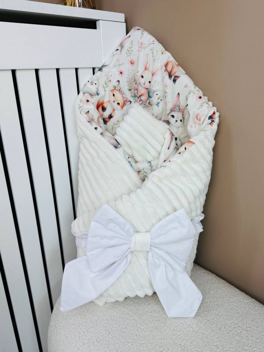 ❤ Конверт-плед на виписку 80 см на 100 см, на блискавці з наповнювачем у чохлі. Принт - Милі звірятка, плюш шарпей молочний (#59