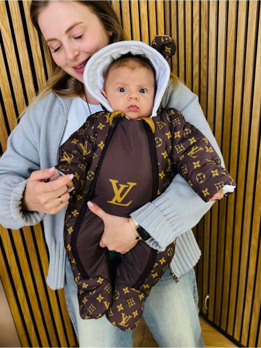 ❤ Комбінезон Принти кольорові, "Маленький ведмедик". Принт - Шоколадний Louis Vuitton. Розвір - 3-6міс. Сезон - Демісезонний (#3