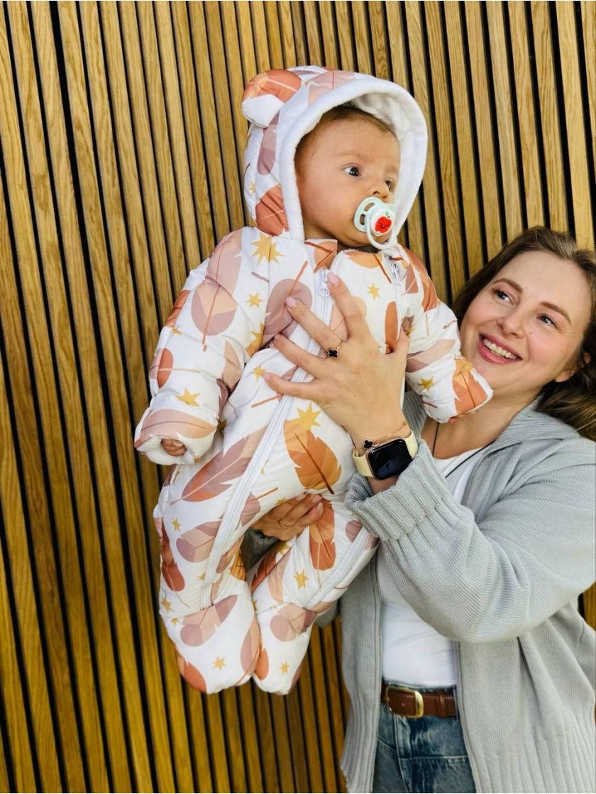 ❤ Комбінезон Принти кольорові, "Маленький ведмедик". Принт - Жовте пір'ячко. Розвір - 0-3міс. Сезон - Демісезонний (#98044286) ✓