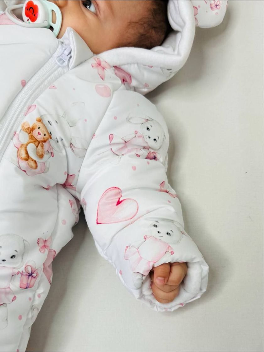 ❤ Комбінезон Принти кольорові, "Маленький ведмедик". Принт - Зайка в рожевій сукні на білому. Розвір - 0-3міс. Сезон - Демісезон