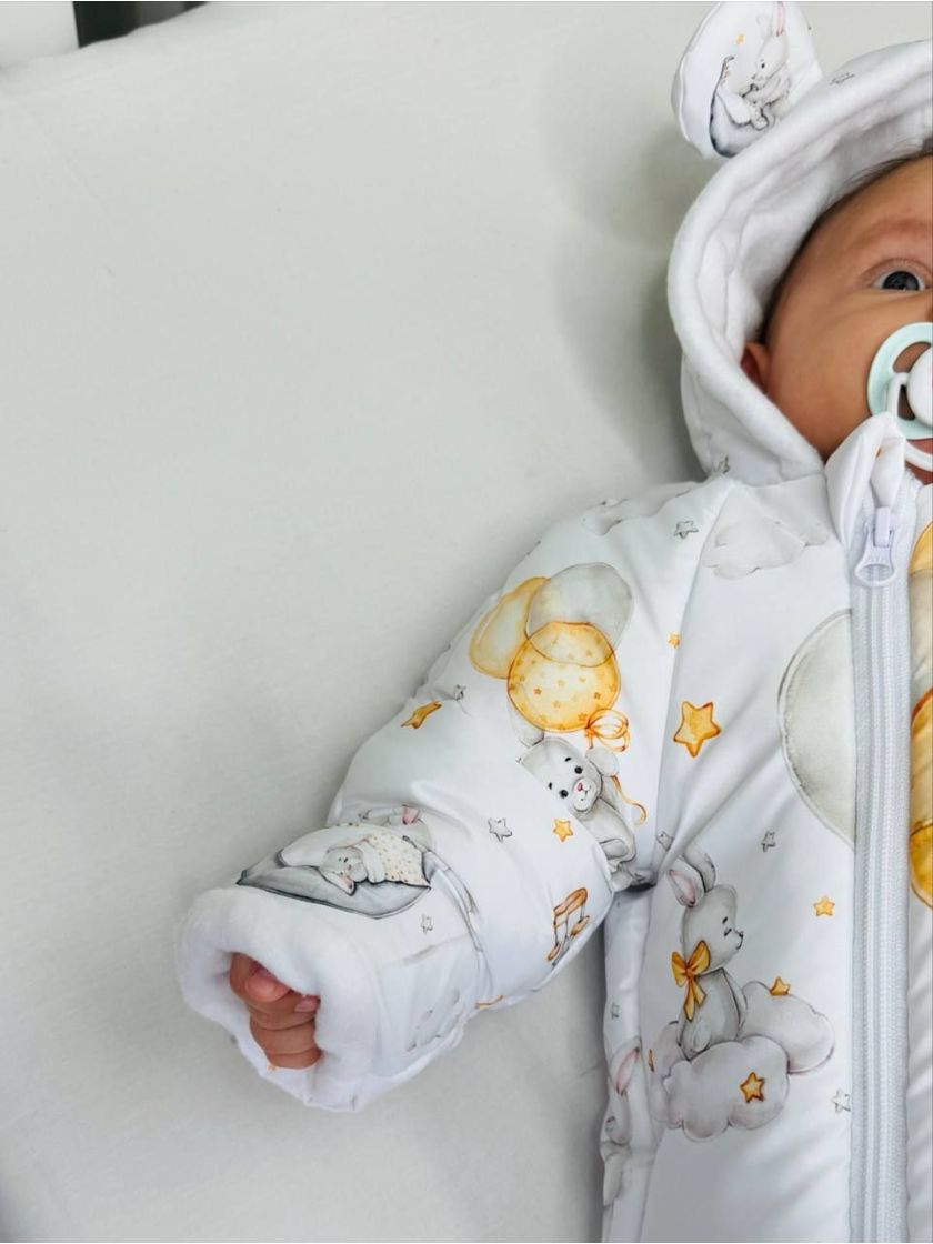 ❤ Комбінезон Принти кольорові, "Маленький ведмедик". Принт - Зайка з жовтими шариками. Розвір - 3-6міс. Сезон - Демісезонний (#7