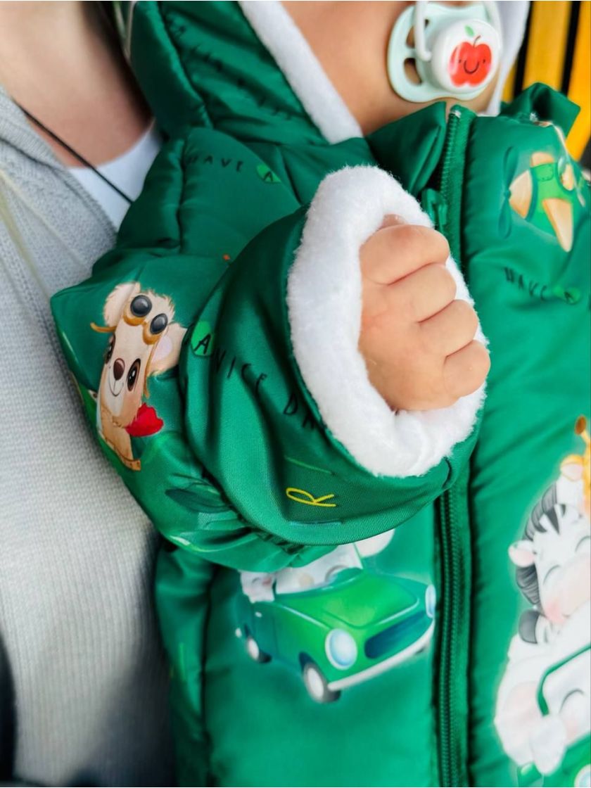 ❤ Комбінезон Принти кольорові, "Маленький ведмедик". Принт - Тваринки на авто, зелений. Розвір - 3-6міс. Сезон - Демісезонний (#