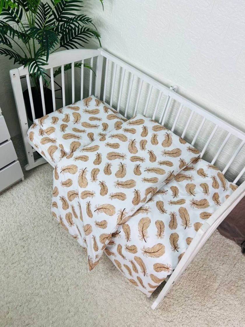 ❤ Змінна дитяча постіль, розмір підковдри 140 см на 110 см. Принт - Пір'я бежеві на білому (#75541681) ✓ Anna Konvert