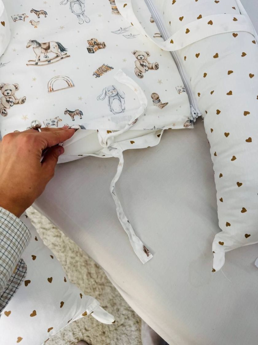 ❤ Кокон-гніздечко з ручками. Принт - Іграшки, серця беж дрібні (#22382706) ✓ Anna Konvert