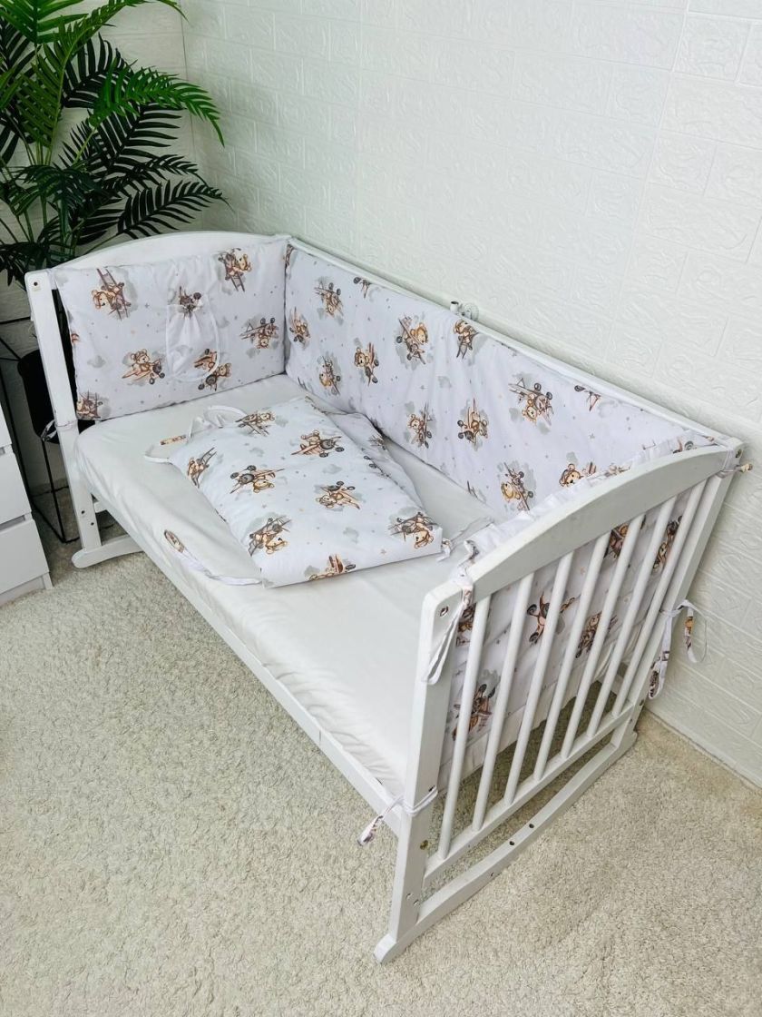 ❤ Бортики-суцільні на 4 боки ліжка, на завʼязках. Принт - Ведмідь на літаку, сірий (#66616588) ✓ Anna Konvert