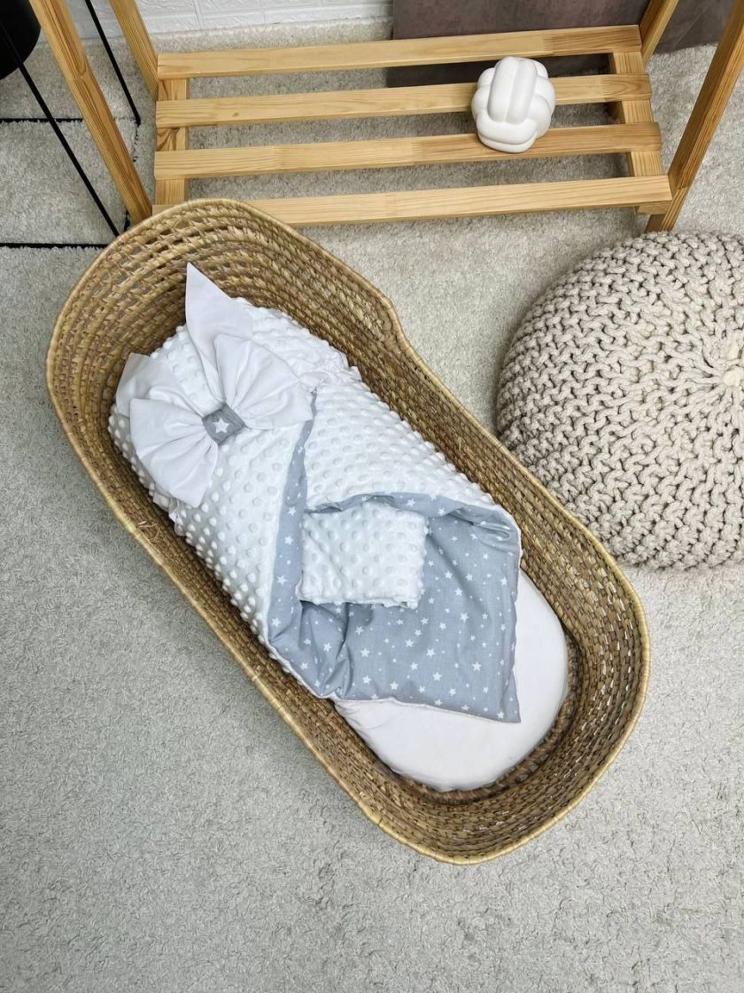 ❤ Конверт-плед на виписку 80 см на 100 см, на блискавці з наповнювачем у чохлі. Принт - Зірки дрібні на сірому, плюш пупирка біл