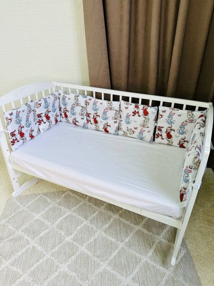 ❤ Бортики-подушки на 4 боки ліжечка, 12 подушок. Принт - Зайці маленькі на білому (#93442115) ✓ Anna Konvert