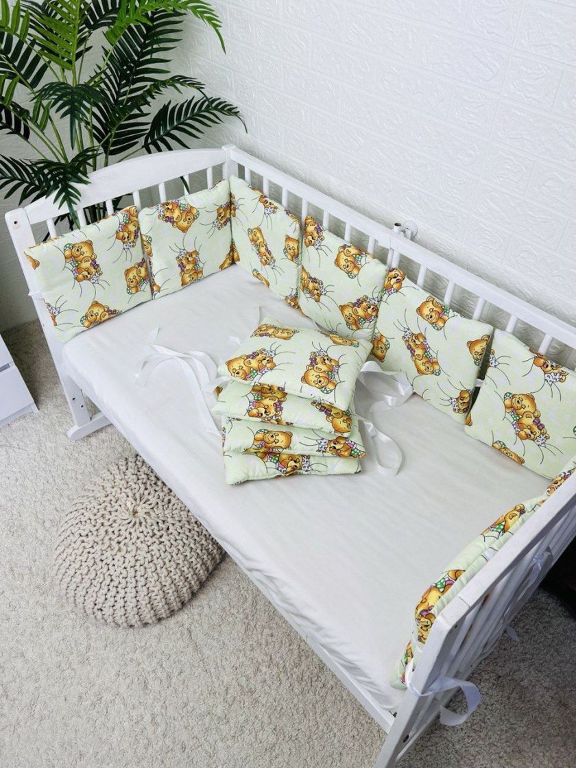 ❤ Бортики-подушки на 4 боки ліжечка, 12 подушок. Принт - Ведмідь під ковдрою на зеленому (#27639997) ✓ Anna Konvert