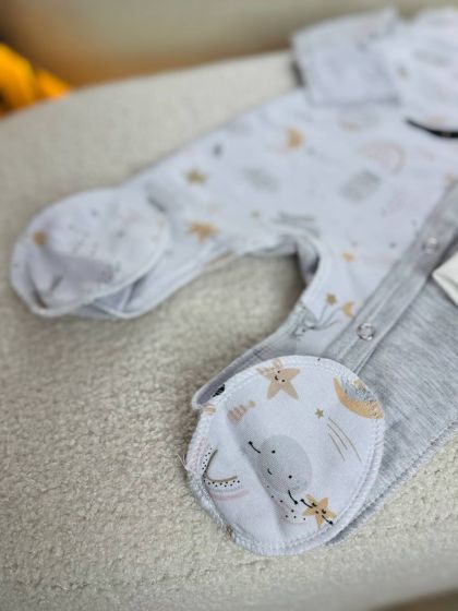 ❤ Чоловічок з шапочкою "Метелик", байка, 56р. БО. Принт - Малюнки на сірому. Розмір - 56см (#75649098) ✓ Anna Konvert 2