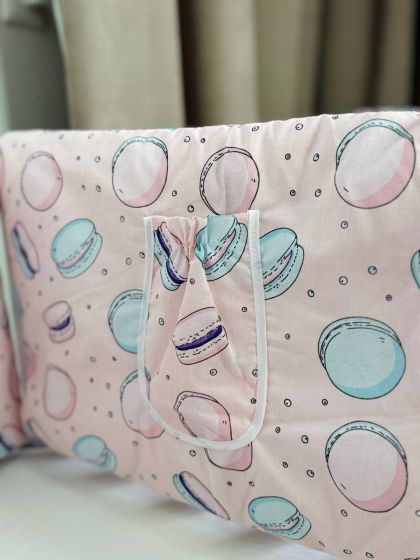 ❤ Бортики-суцільні на 4 боки ліжка, на завʼязках. Принт - Макарунси рожеві (#73311863) ✓ Anna Konvert 2