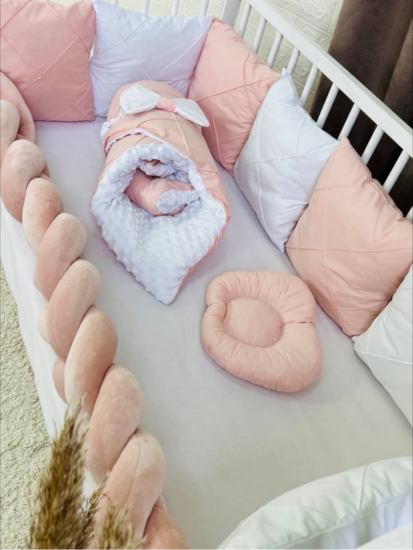 ❤ Набір у ліжко на 4 боки, з бісерною стрічкою. Колір - Пудрово-білий просточений з косичкою. Комплектація - Подушки на 4й бік (