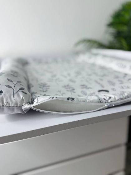 ❤ Матрасик у пеленатор, на блискавці, поролон з'ємний, 55см на 70см. Принт - Сірі гілочки та квіточки, сірий однотон (#30308236) 2