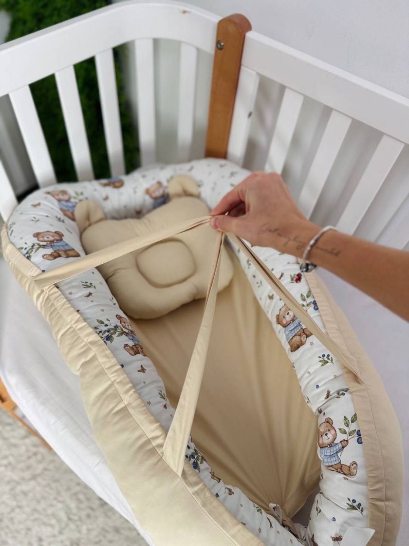 ❤ Кокон-гніздечко з ручками. Принт - Ведмедик у светрі з гілкою ягід, бежевий (#4677767) ✓ Anna Konvert