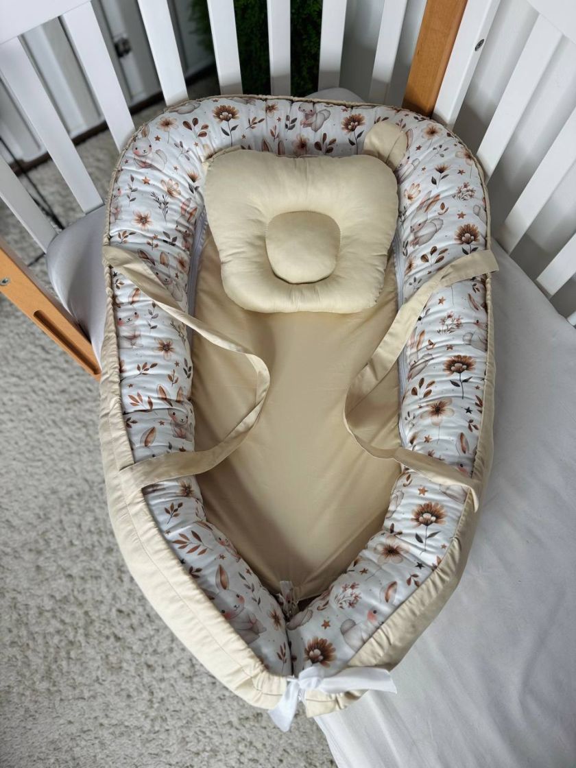 ❤ Кокон-гніздечко з ручками. Принт - Зайчик з гілками квіточками, однотон беж (#94435559) ✓ Anna Konvert