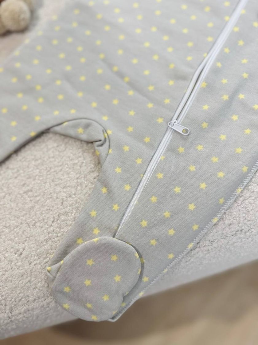 ❤ Чоловічок з шапочкою на блискавці байка, 56 Бджілка. Принт - Зірки на сірому (#74148881) ✓ Anna Konvert