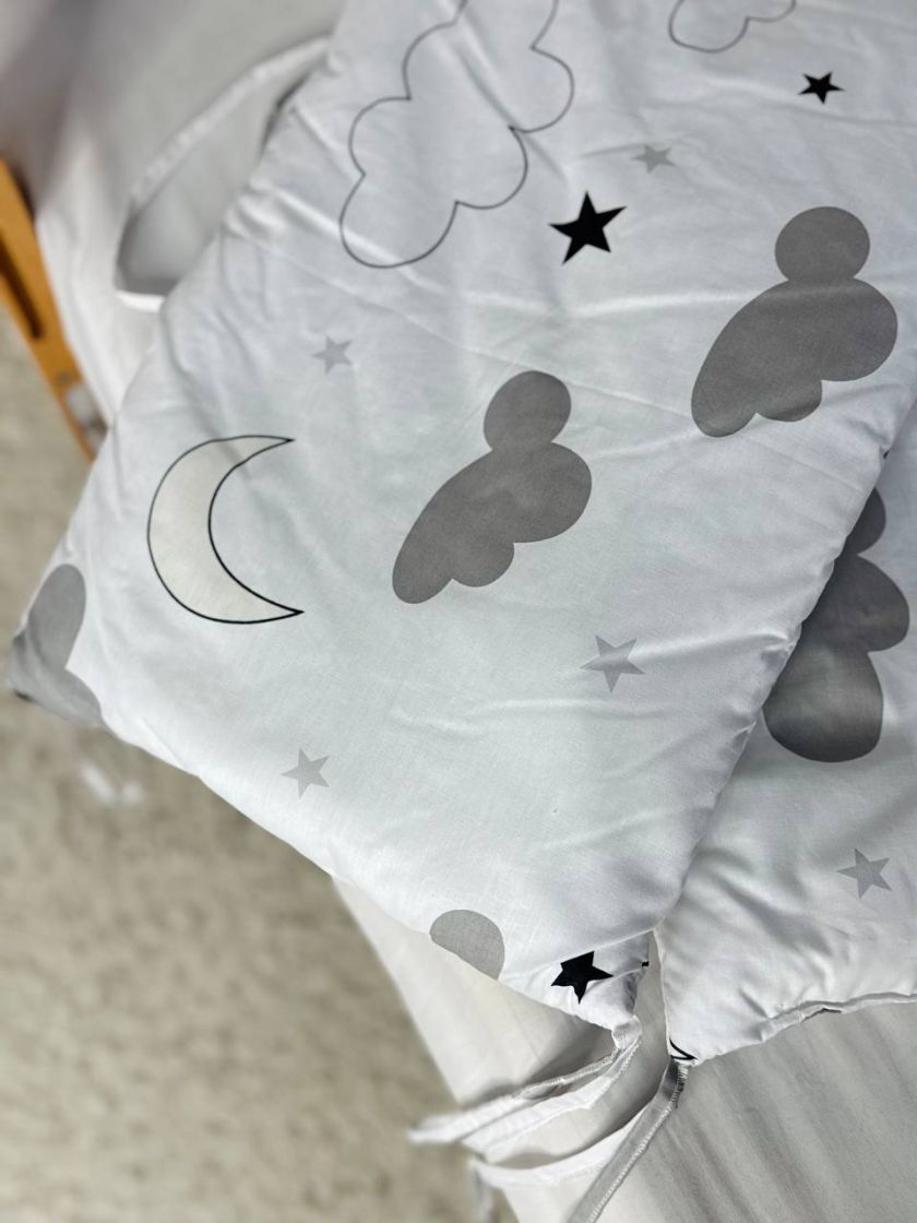 ❤ Бортики-суцільні на 4 боки ліжка, на завʼязках. Принт - Хмари на білому (#49872664) ✓ Anna Konvert