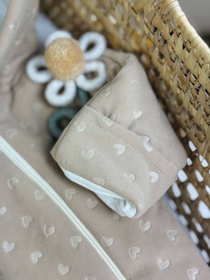 ❤ Демісезонний комбінезон з шапочкою, велюровий в серцях 56-62. Колір - Бежевий (#47561289) ✓ Anna Konvert