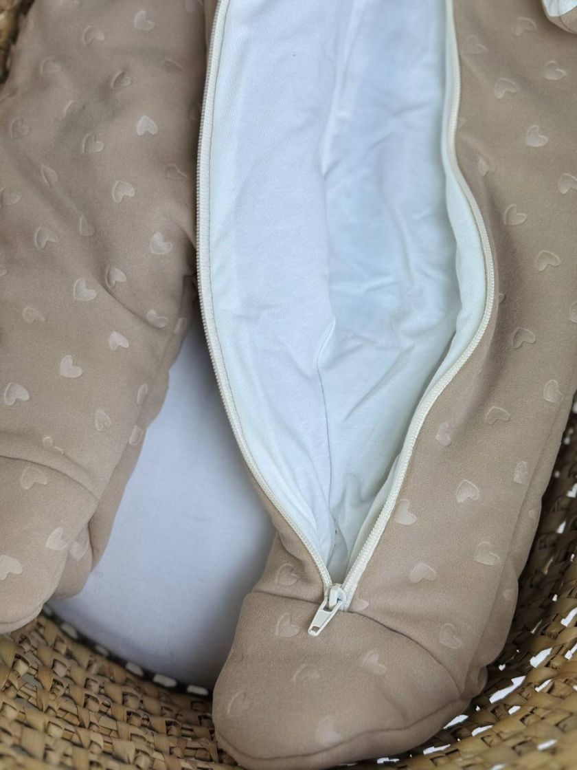 ❤ Демісезонний комбінезон з шапочкою, велюровий в серцях 56-62. Колір - Бежевий (#47561289) ✓ Anna Konvert