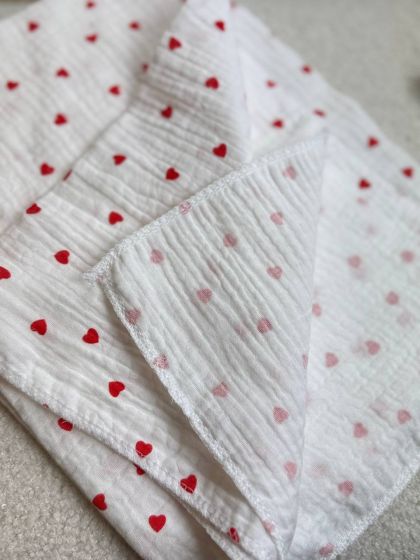 ❤ Пелюшки муслінові чотирьохшарові, жатка 70*100. Принт - Сердечка червоні на білому (#85245201) ✓ Anna Konvert 2