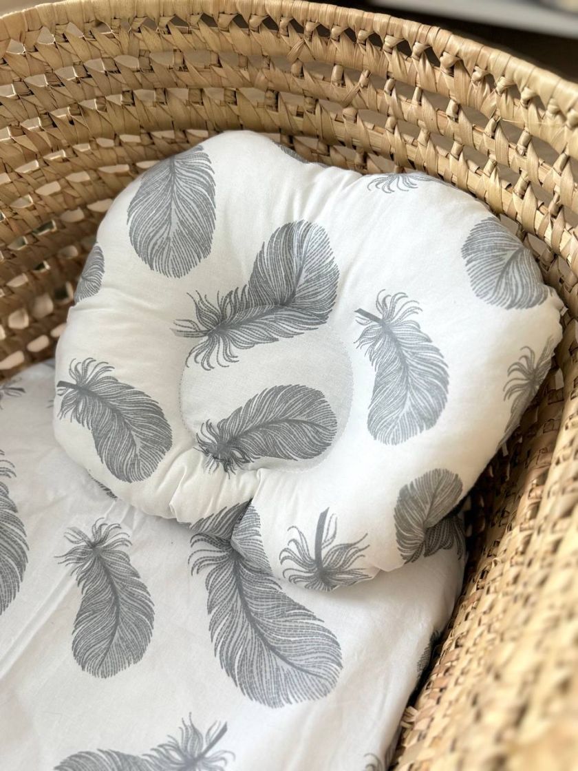 ❤ Простирадло непромакаюче у візочок та подушка. Принт - Пір'я сірі на білому (#27820226) ✓ Anna Konvert