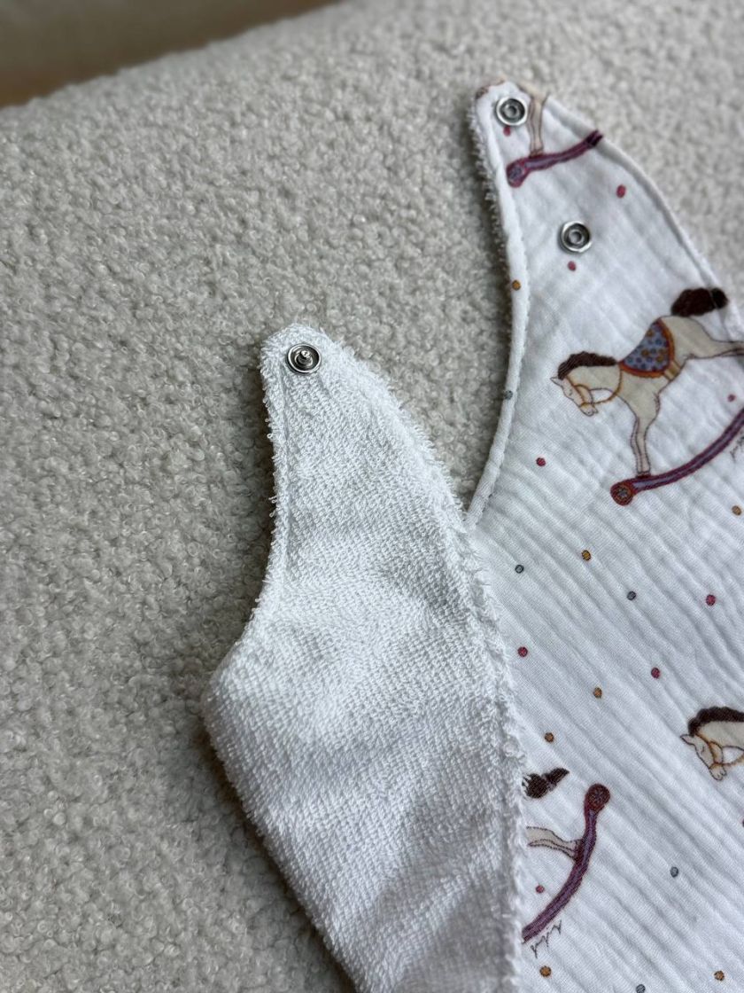 ❤ Слюнявчик, нагрудник мусліновий, непромакаючий. Принт - Іграшковий коник (#55828992) ✓ Anna Konvert