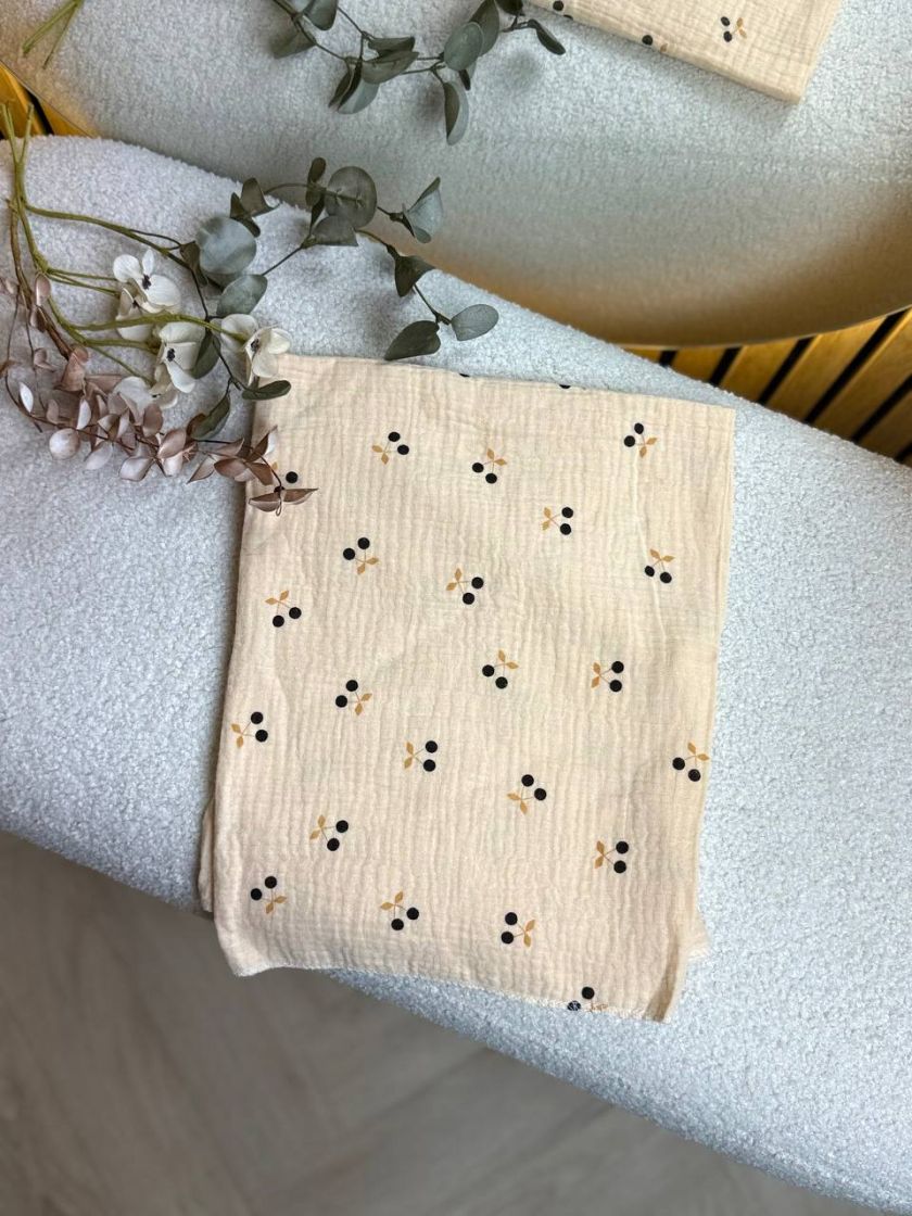 ❤ Пелюшки муслінові чотирьохшарові, жатка. Принт - Чорні вишеньки. Розмір - 90*135см (#41096151) ✓ Anna Konvert