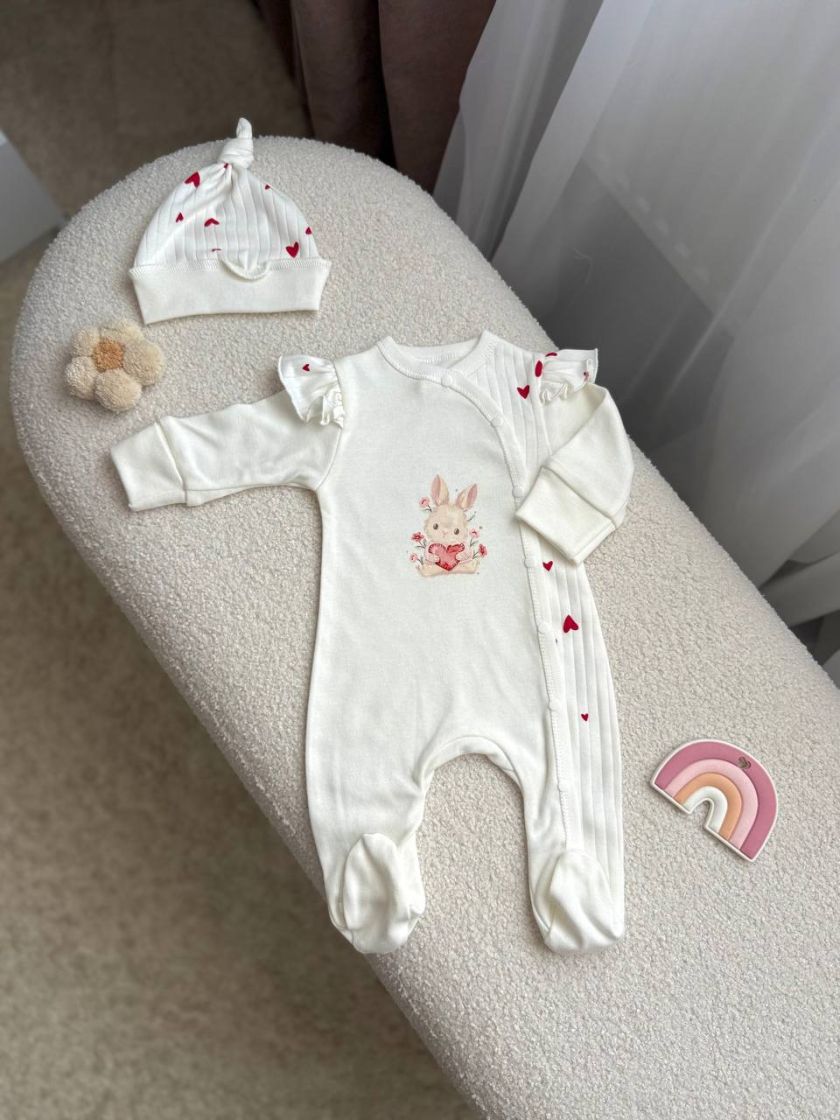 ❤ Чоловічок з рюшами та шапочкою, інтерлок, Smile. Принт - Зайчик із сердечком. Розмір - 56 (#16668078) ✓ Anna Konvert