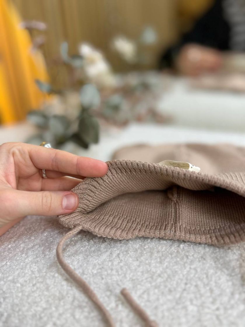 ❤ Шапка демісезонна на зав'язках. Принт - Кавовий (#48056468) ✓ Anna Konvert