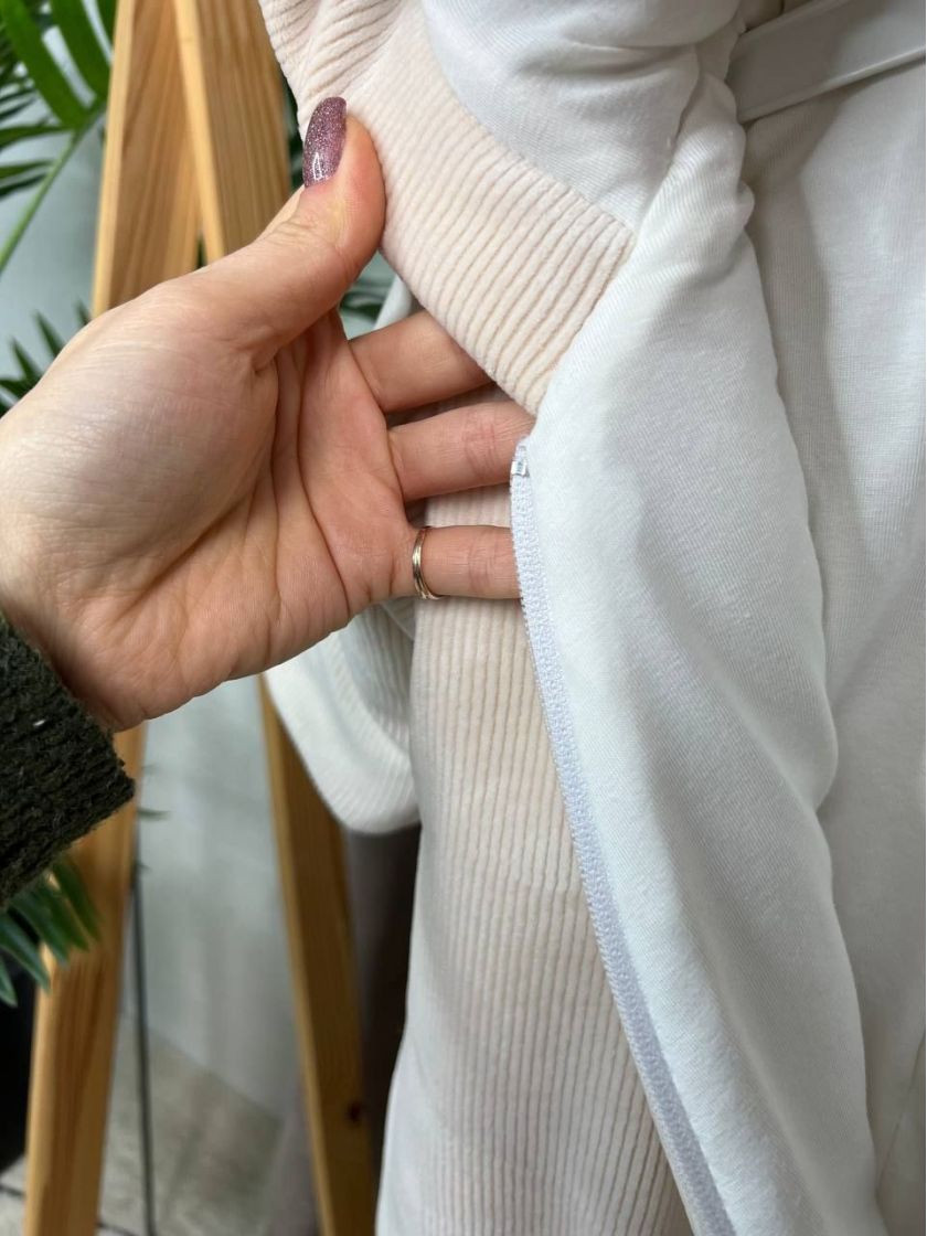 ❤ Демісезонний комбінезон з шапочкою, велюровий в смужку, 0-4 міс. Колір - Молочний (#23531606) ✓ Anna Konvert