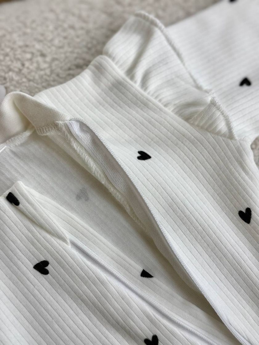 ❤ Чоловічок з шапочкою на блискавці ,інтерлок 56 Бджілка. Принт - Сердечка чорні на білому (#99145555) ✓ Anna Konvert