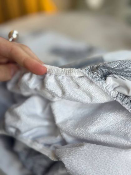 ❤ Простирадло у ліжко непромокаюче, 120/60 см. Принт - Пір'я сірі на білому (#54852067) ✓ Anna Konvert 2