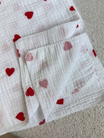 ❤ Пелюшки муслінові чотирьохшарові, жатка 70х100см. Принт - Сердечка червоні на білому (#85245201) ✓ Anna Konvert 2
