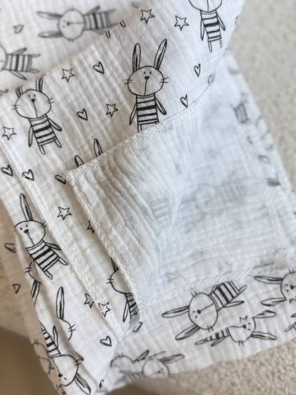 ❤ Пелюшки муслінові чотирьохшарові, жатка. Принт - Чорний зайчик в смужку. Розмір - 90*135см (#35683801) ✓ Anna Konvert 2