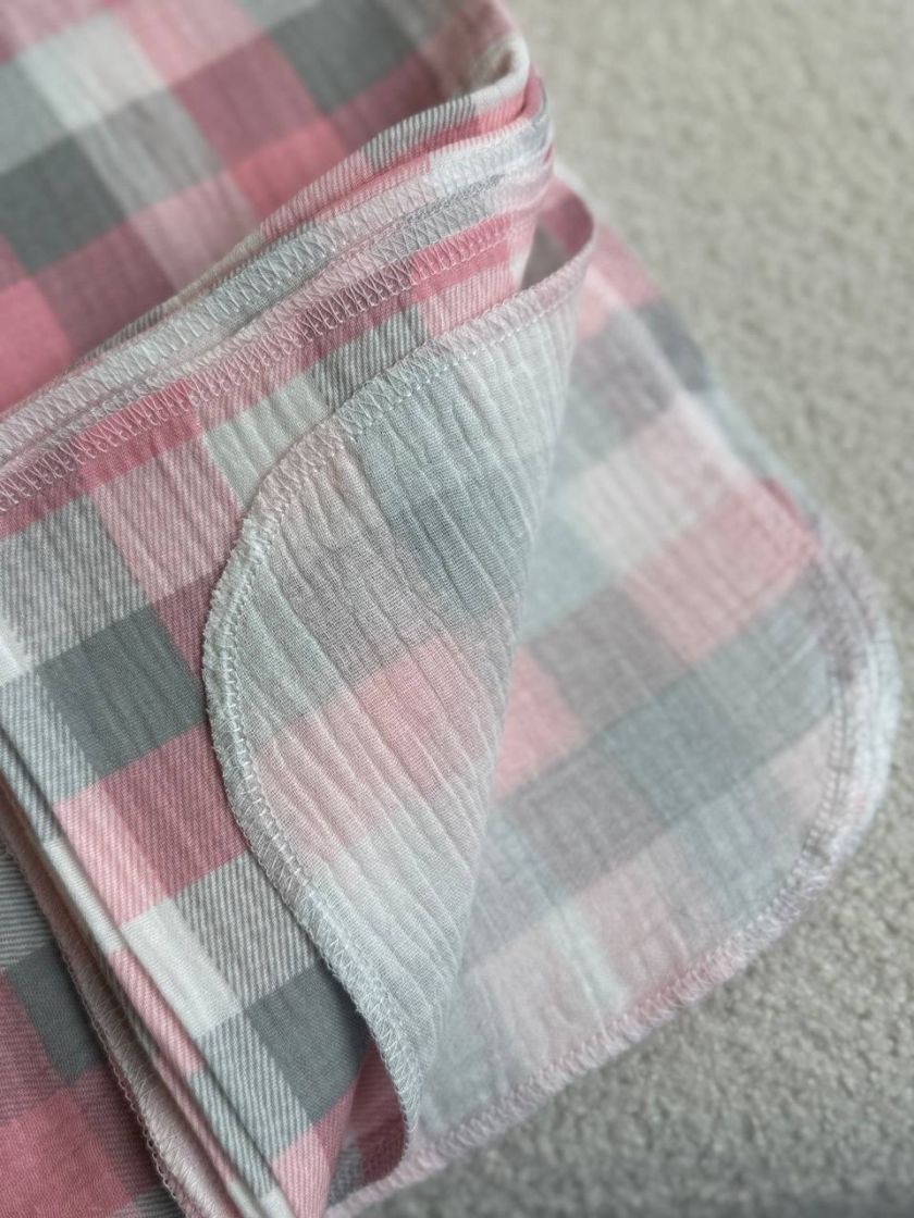 ❤ Пелюшки муслінові чотирьохшарові, жатка. Принт - Рожево-сірий в клітинку. Розмір - 90*135см (#85474458) ✓ Anna Konvert