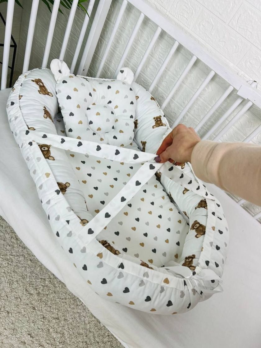 ❤ Кокон-гніздечко з ручками. Принт - Ведмідь сидячий, серця різні (#17515667) ✓ Anna Konvert