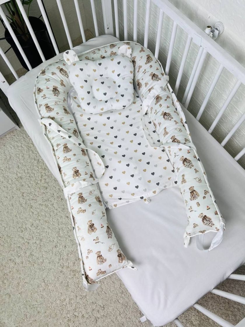 ❤ Кокон-гніздечко з ручками. Принт - Ведмідь в штанцях, серця різні (#22494451) ✓ Anna Konvert