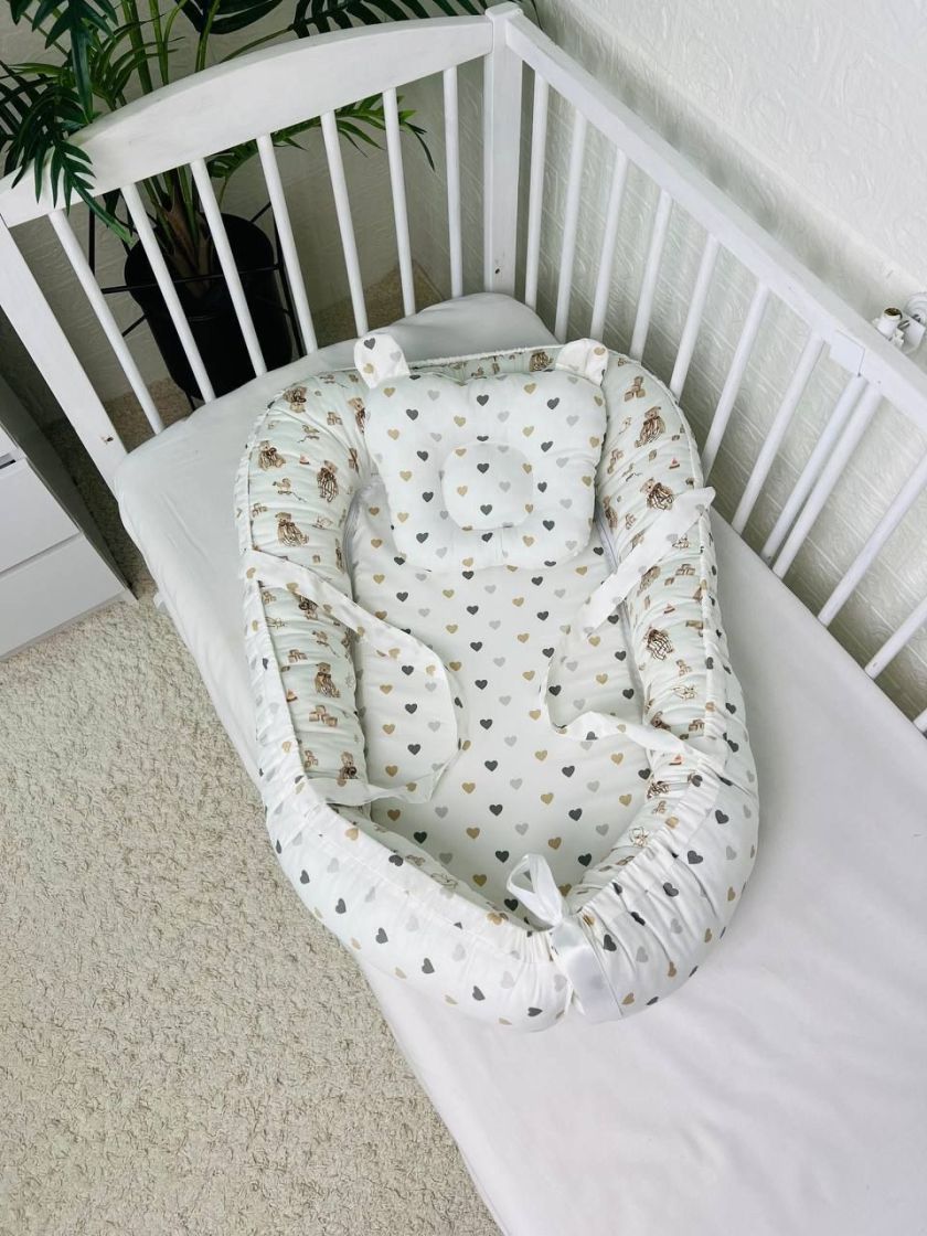 ❤ Кокон-гніздечко з ручками. Принт - Ведмідь в штанцях, серця різні (#22494451) ✓ Anna Konvert