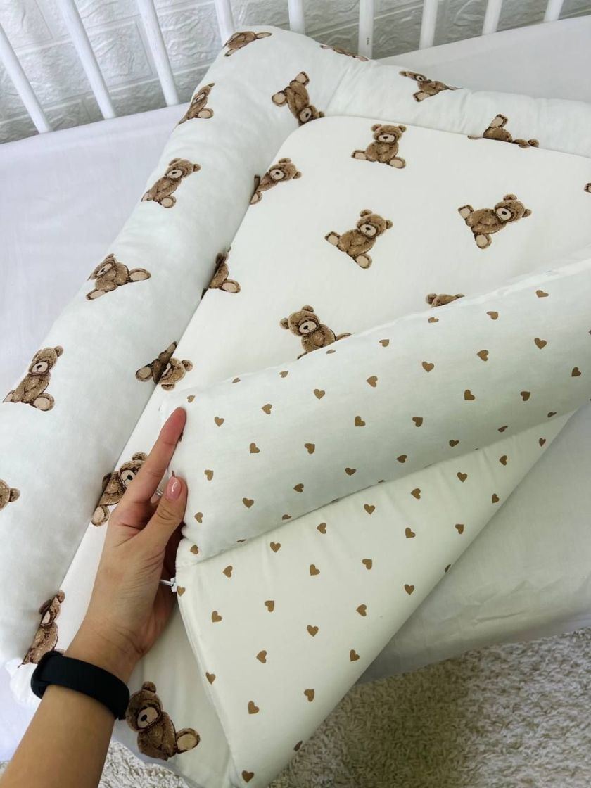 ❤ Матрасик у пеленатор, на блискавці, поролон з'ємний, 55см на 70см. Принт - Ведмідь сидячий, серця дрібні (#88972832) ✓ Anna Ko