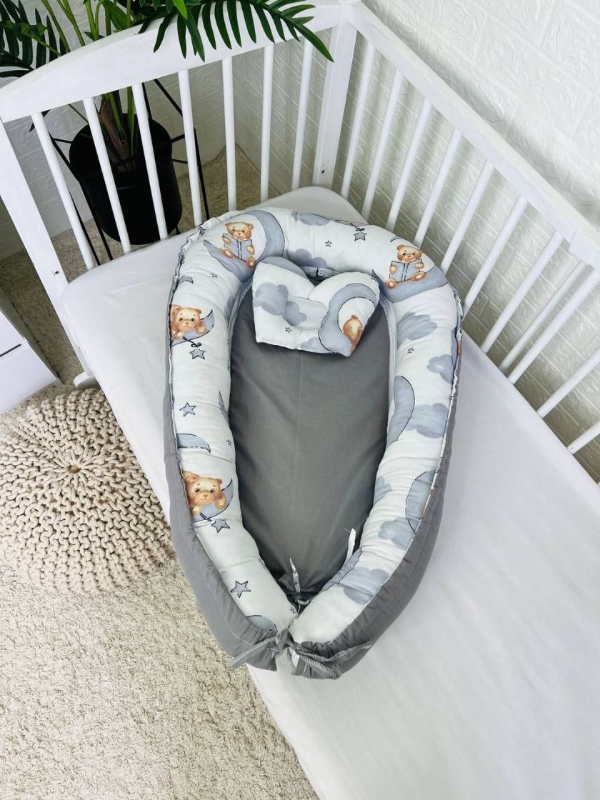 ❤ Кокон-гніздечко з ортопедичною подушкою. Принт - Ведмідь на великому місяці з сірим (#77209084) ✓ Anna Konvert