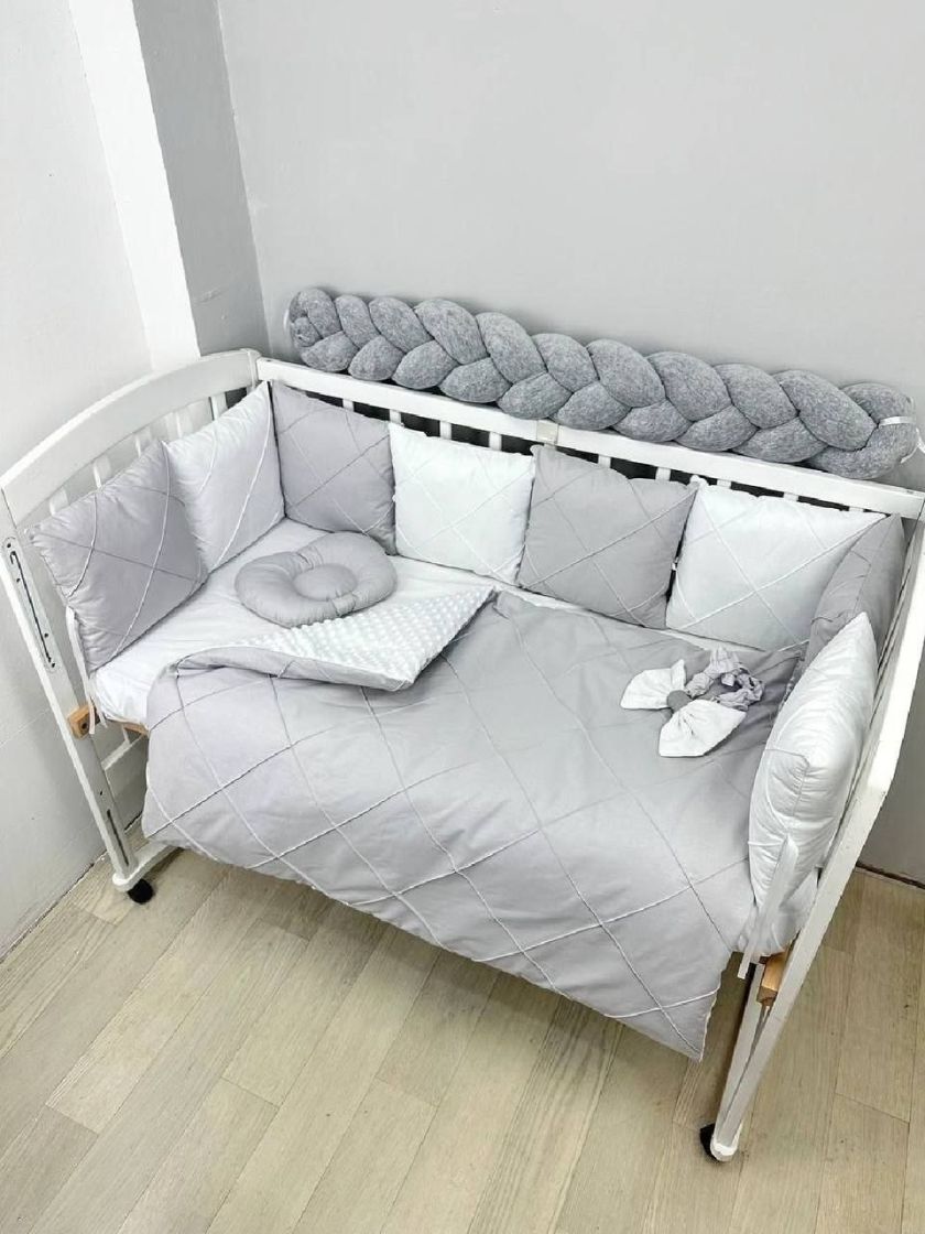 ❤ Набір у ліжко на 4 боки, з бісерною стрічкою. Комплектація - Подушки на 4й бік. Колір - Сіро-білий просточений з косичкою (#10