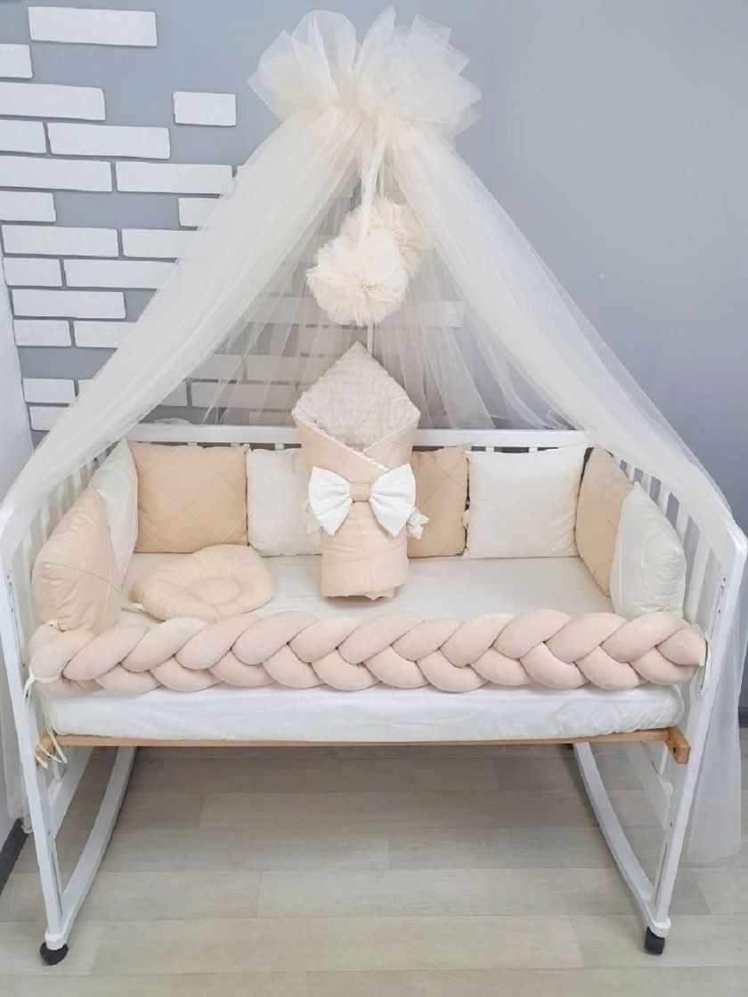 ❤ Набір у ліжко на 4 боки, з бісерною стрічкою. Колір - Бежево-молочний просточений з косичкою. Комплектація - Подушки на 4й бік