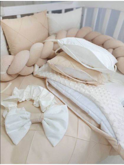 ❤ Набір у ліжко на 4 боки, з бісерною стрічкою. Колір - Бежево-молочний просточений з косичкою. Комплектація - Подушки на 4й бік 2