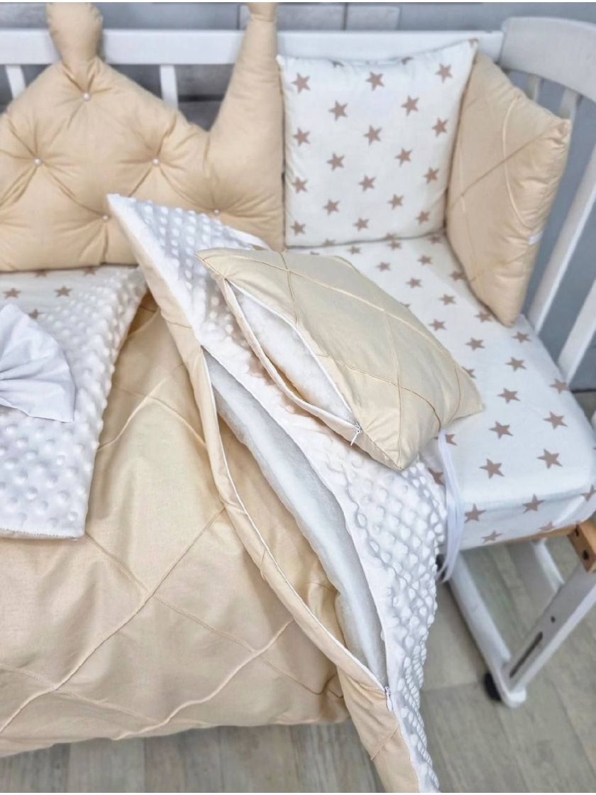 ❤ Набір у ліжко на 4 боки, "Зайка/корона". Комплектація - Подушки на 4й бік. Принт - Корона бежева із каретною стяжкою (#1438974