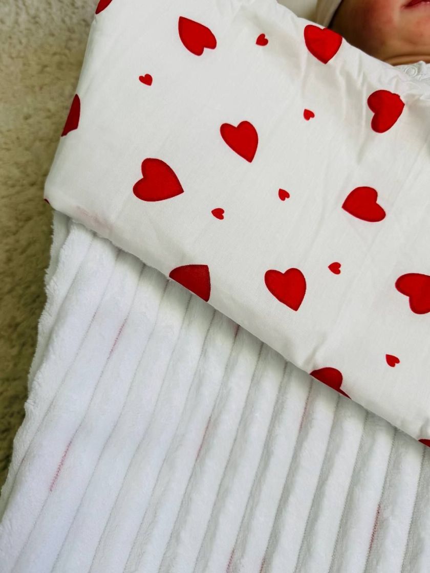 ❤ Плед в пологовий, мінкі плюш, без утеплювача, 100см на 80см. Колір, принт - Плюш смужка білий, сердця червоні (#63788261) ✓ An
